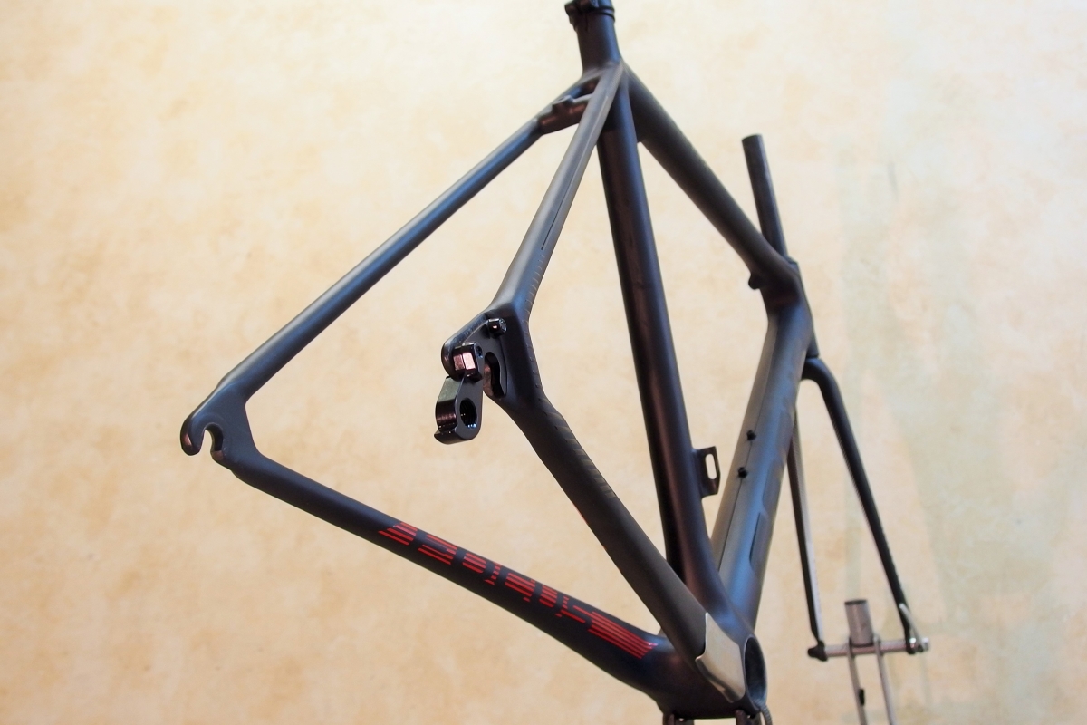 シンプル過ぎるフラッグシップIZALVO MAX_全体00