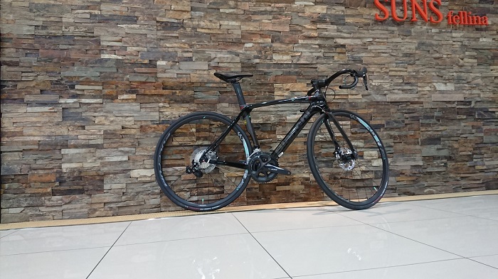 ◇BIANCHI 20 OLTRE XR3 CV CISC 105(CK16 BLK)(50)【全体】