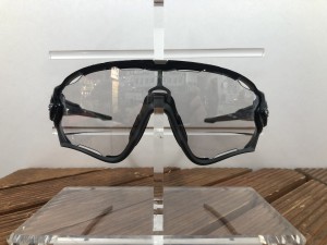 OAKLEY JAWBREAKER PHOTOCHRMIC