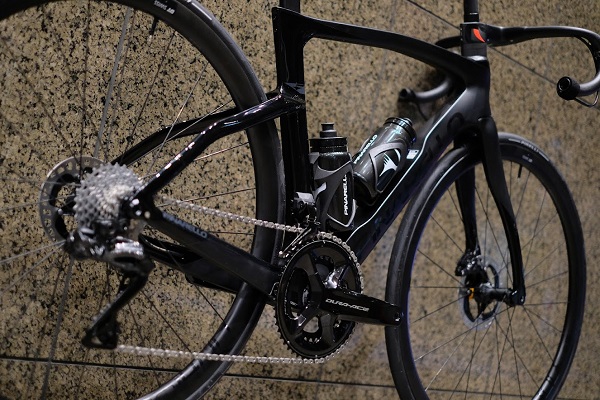 PINARELLO 2022 DOGMA F DISK D/A DI2{BOB}(50)