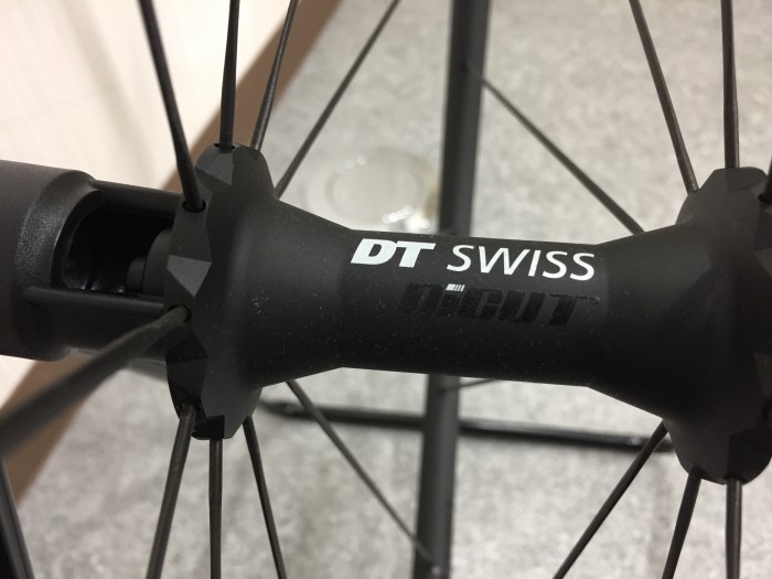 DT SWISS フロントハブ