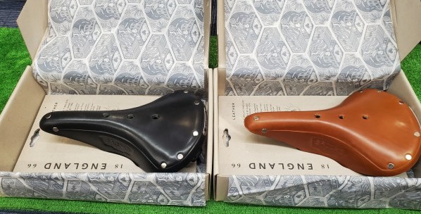 BROOKS B17スタンダード