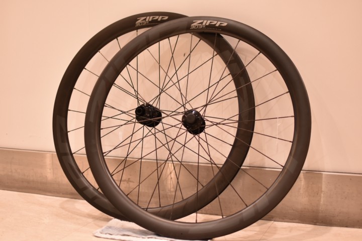 ZIPP 303s　ペア