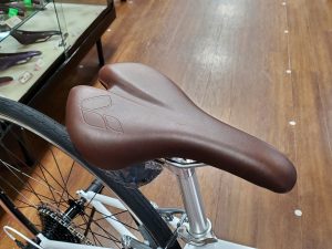 骨盤にやさしい柔らかいサドル Liv ESCAPE R3 W