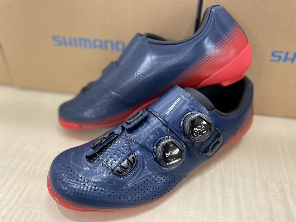 SHIMANO SH-RC702 SPD-SL ワイズロード 名古屋 ビンディングシューズ ブラック ホワイト レッド 在庫