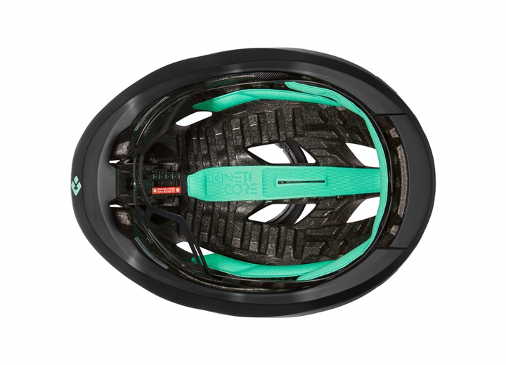 my2022_strada-kineticore_matte-full-black_inside