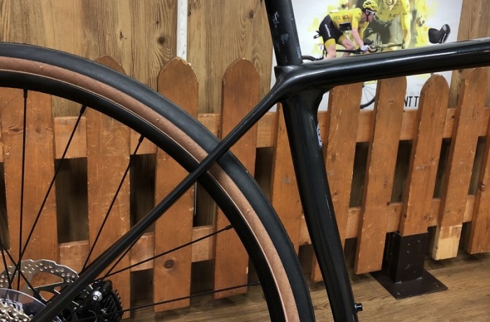 2019 SYNAPSE CARBON DISC 105 SE (1)