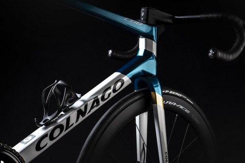 COLNAGO-C68-FONDO-NERO-58-2048x1366