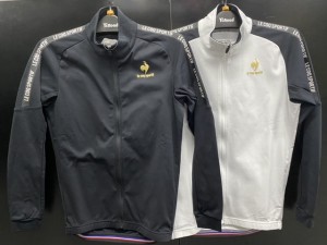 le coq sportif QCMSJB41 防風ロングスリーブジャージ