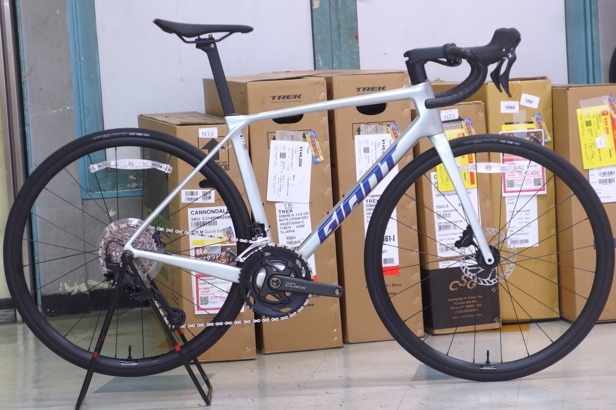 【注目の20万円台カーボンロード】軽量クライミングバイクに『シマノ キューズ搭載』ってどう？【2026モデル入荷】 | Y's Road 池袋チャーリー店