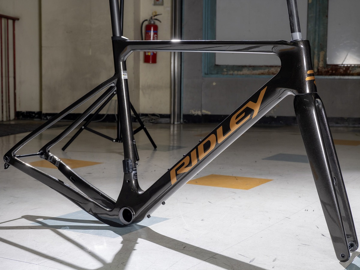 【RIDLEY】現在のグラベルレーストレンドに合わせたエアログラベルロードASTERが店頭に入荷！ | Y's Road 池袋チャーリー店