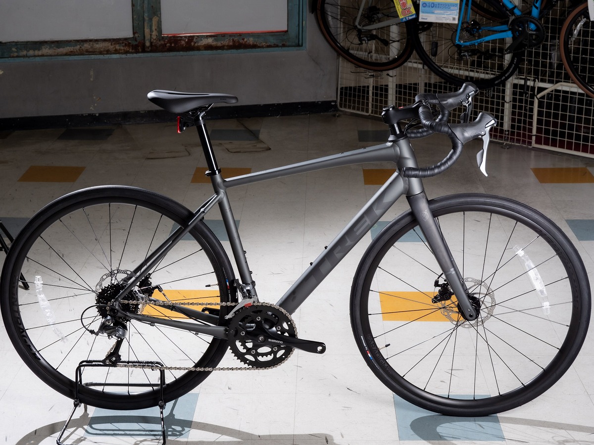 TREK DOMANE AL2 GRY