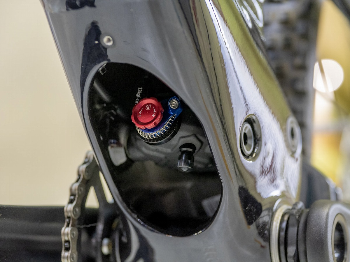 SCOTT SPARK 970 BB内サスペンション