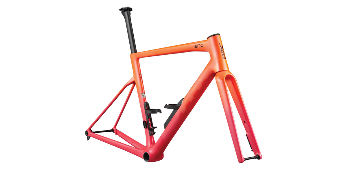 BMC TEAMMACHINE SLR 01 ピンクカラー