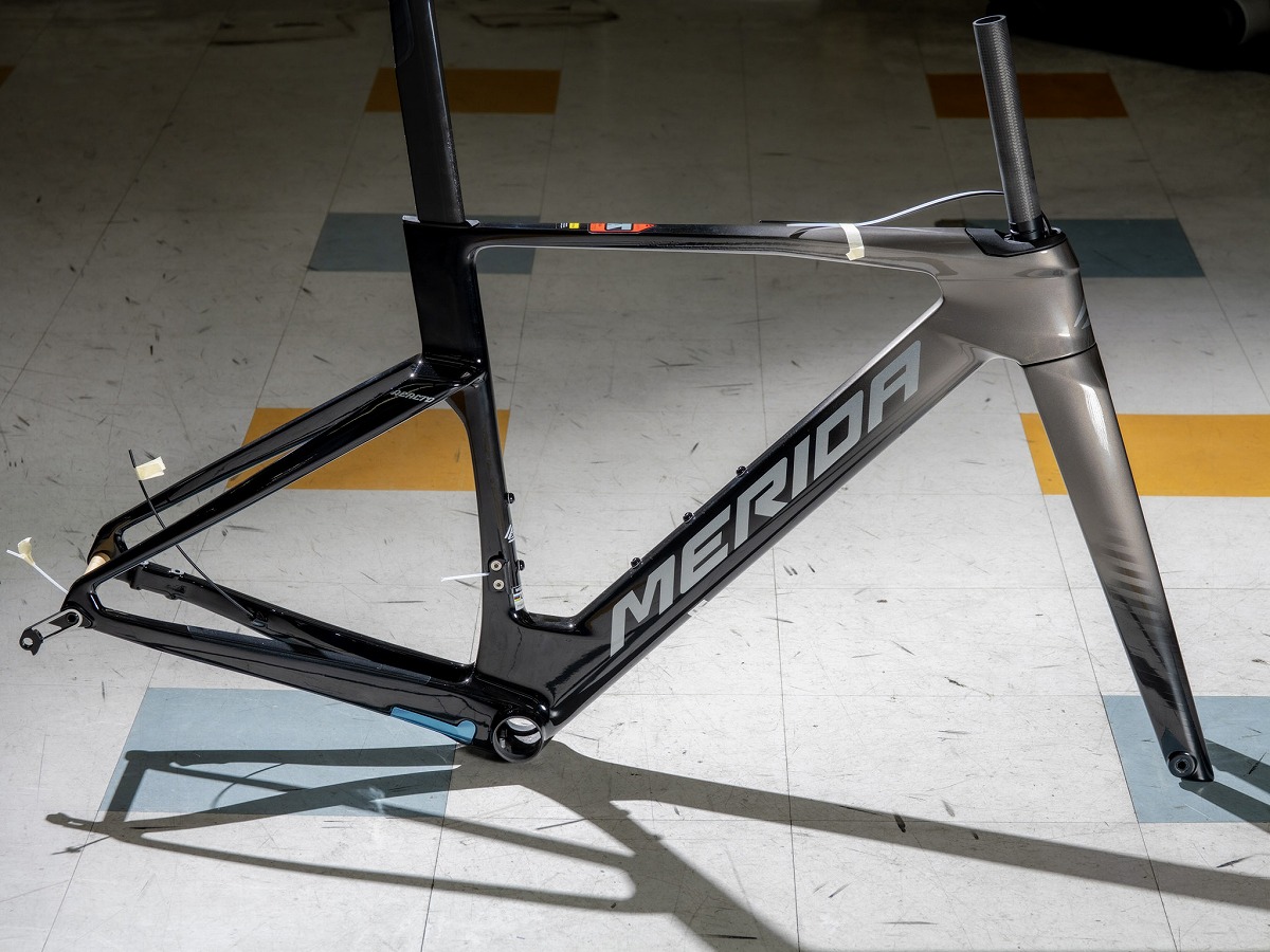 MERIDA REACTO 10K GRY/BLKカラー