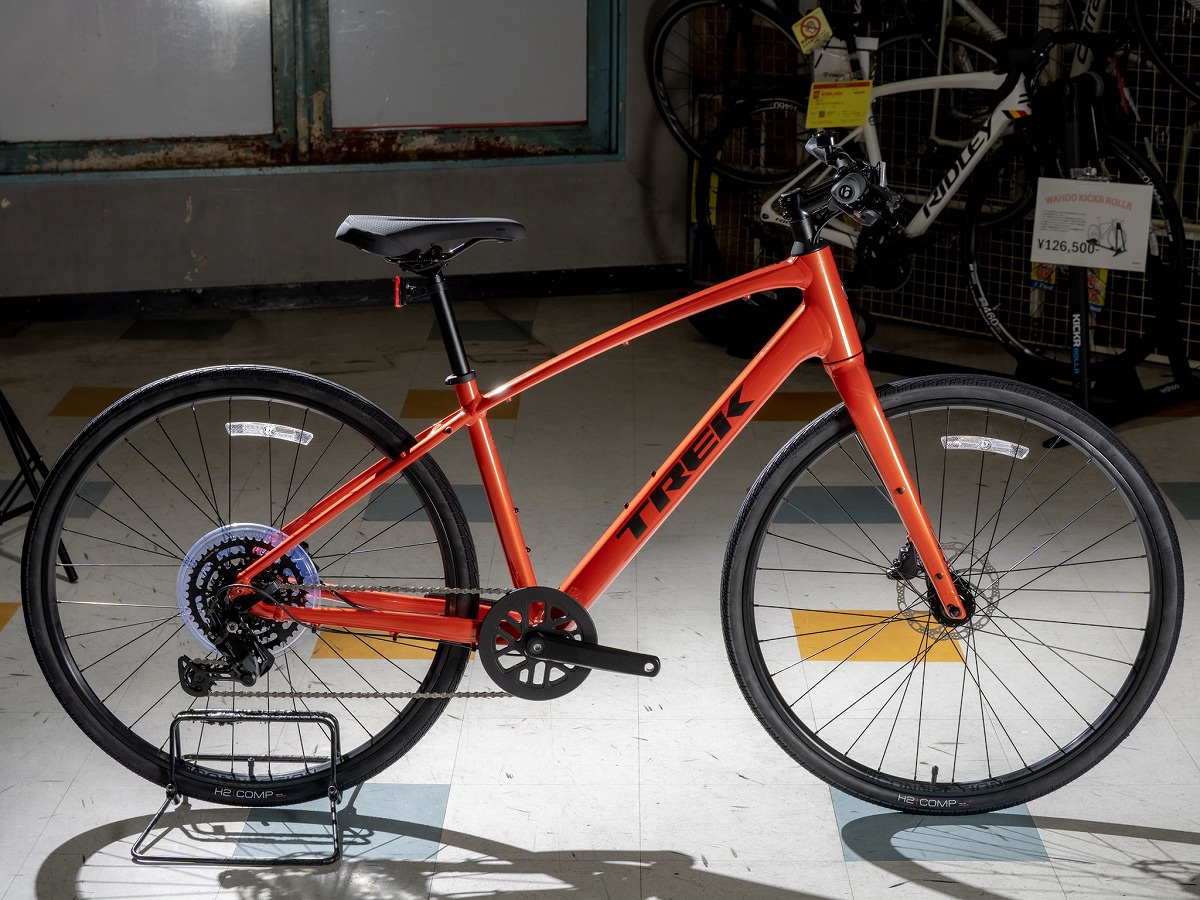 TREK FX 2 LAVAカラー