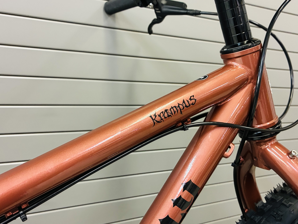 【SURLY】極太タイヤ29+ 超絶遊べるMTBサーリー「Krampus」入荷いたしました | Y's Road 池袋チャーリー店