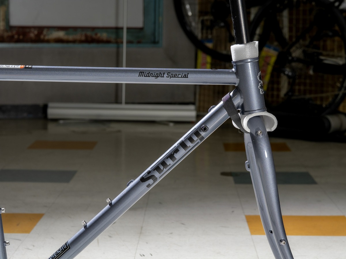 【SURLY】新色入荷です!ミッドナイトスペシャル激渋シルバーカラー | Y's Road 池袋チャーリー店