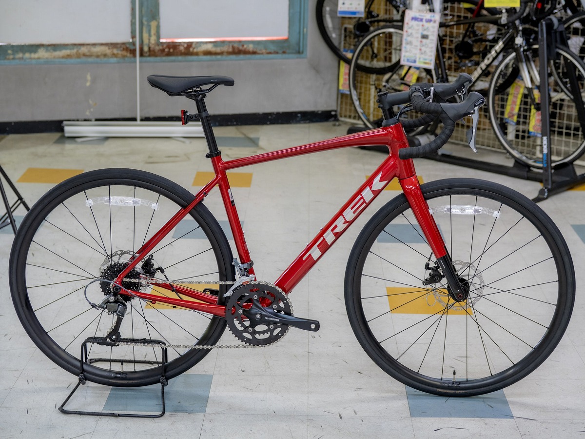TREK DOMANE AL2 Gen4 FURY REDカラー