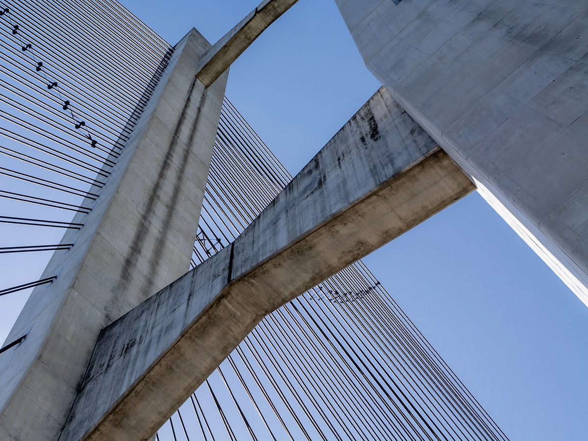 12-_1056266