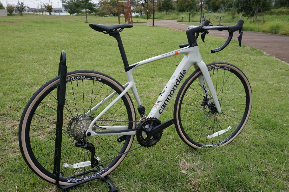 更にエアロでかっこいい。ロングライドからちょっとしたグラベルまで乗り出せる新型SYNAPSE CARBON 4　在庫ございます | スポーツ自転車のことならY's Road 府中多摩川店