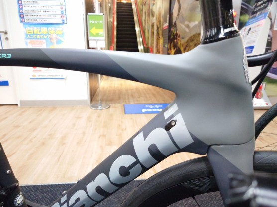 【BIANCHI】敢えてチェレステじゃないOLTRE XR3を選ぶ | 九州で自転車をお探しならY's Road福岡天神店