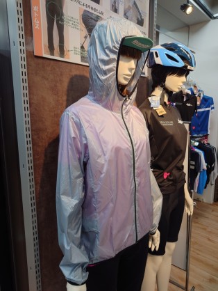 【KAPELMUUR】超軽量な新作ウインドブレーカー入荷！ | 九州で自転車をお探しならY's Road福岡天神店