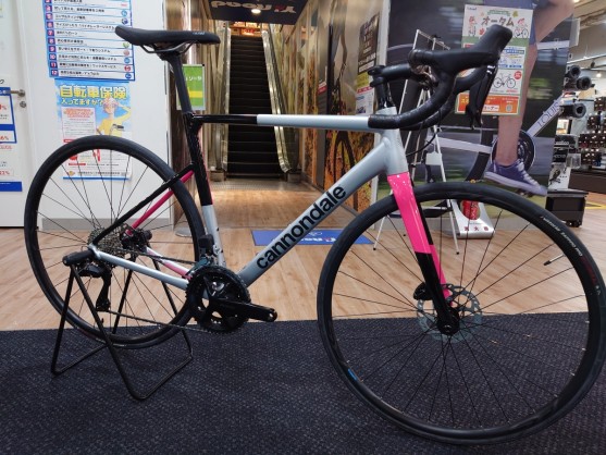 【cannondele】チームレプリカCAAD13を福岡天神店オリジナル完成車に！ | 九州で自転車をお探しならY's Road福岡天神店