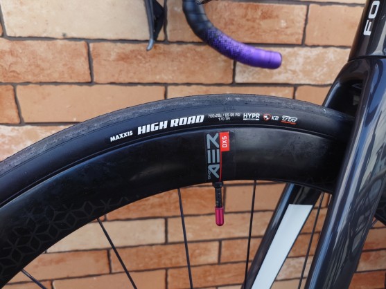 【MAXXIS HighRoadインプレ】スペック以上に軽い走り！？その秘密に迫る！ | 九州で自転車をお探しならY's Road福岡天神店