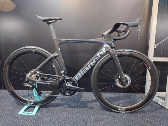 【BIANCHI】OLTRE PRO2025年モデルの新色入荷！ | 九州で自転車をお探しならY's Road福岡天神店