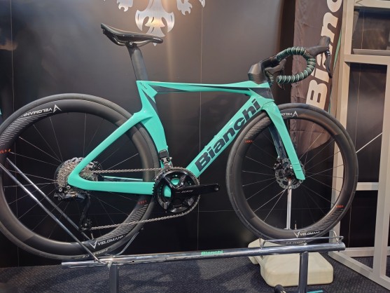 【BIANCHI】105Di2搭載のOLTRE COMPがなんと‼‼‼ | 九州で自転車をお探しならY's Road福岡天神店