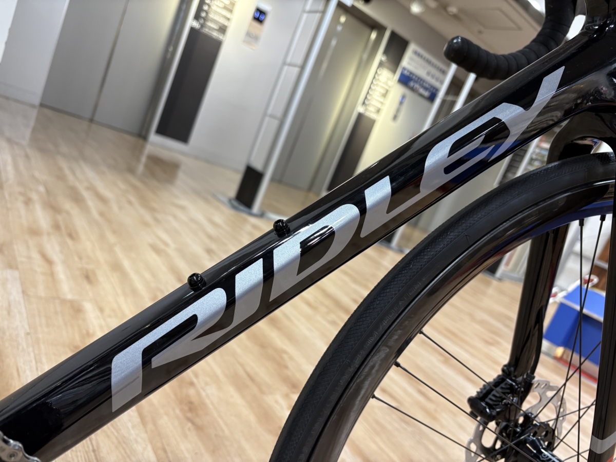 【福岡天神オリジナル完成車】極上クルージングバイク完成！！RIDLEY Fenix SLiCにシャマルカーボンをインストール。 | 九州で自転車をお探しならY's Road福岡天神店