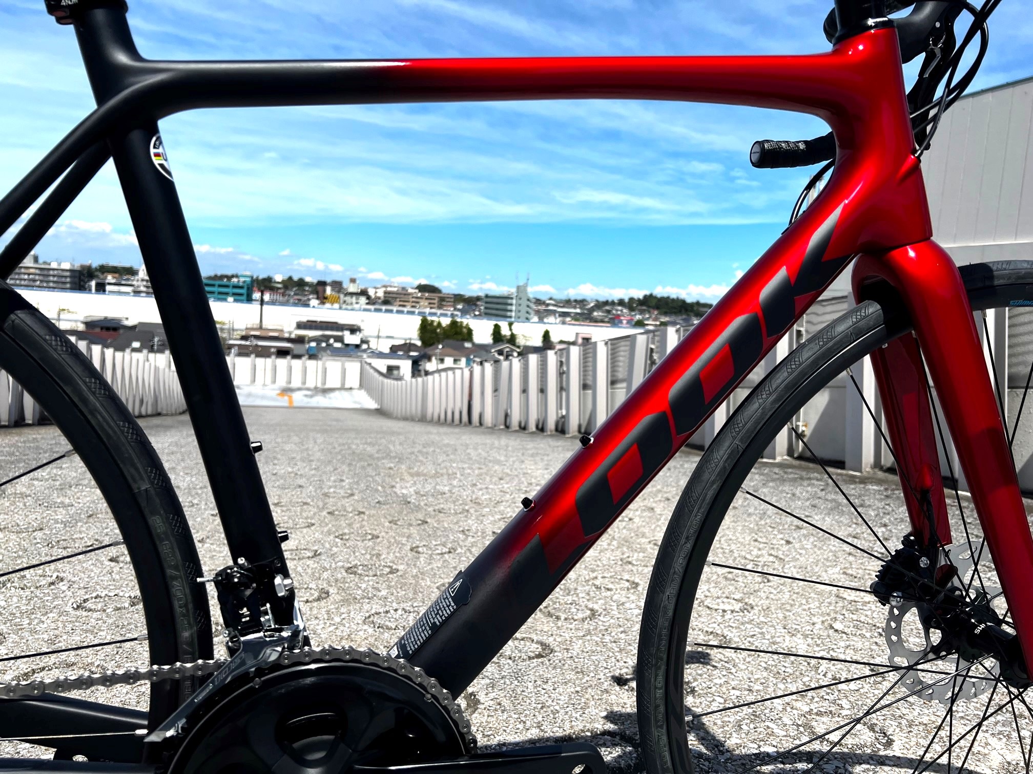 【ブラックフライデー】綺麗なグラデーションが魅力の1台。「LOOK 785HUEZ」 | 船橋で自転車をお探しならY's Road 船橋店