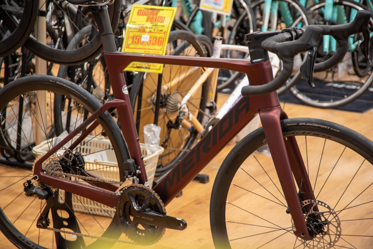 【決算セール】まさに「！」価格！渋い赤色が際立つ生粋のエアロロードバイクに贅沢仕様の105Di2搭載！ | 船橋で自転車をお探しならY's Road 船橋店