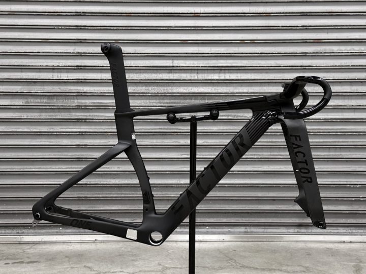 【FACTOR】次世代型エアロロード「ONE F/S」が待望の入荷 | 船橋で自転車をお探しならY's Road 船橋店