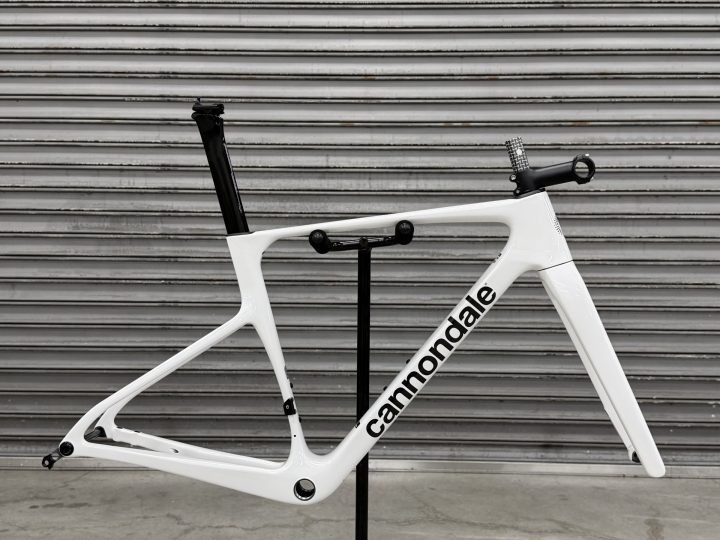 【cannondale】載せ替えにもオススメ「SUPERSIX EVO F/S」入荷 | 船橋で自転車をお探しならY's Road 船橋店