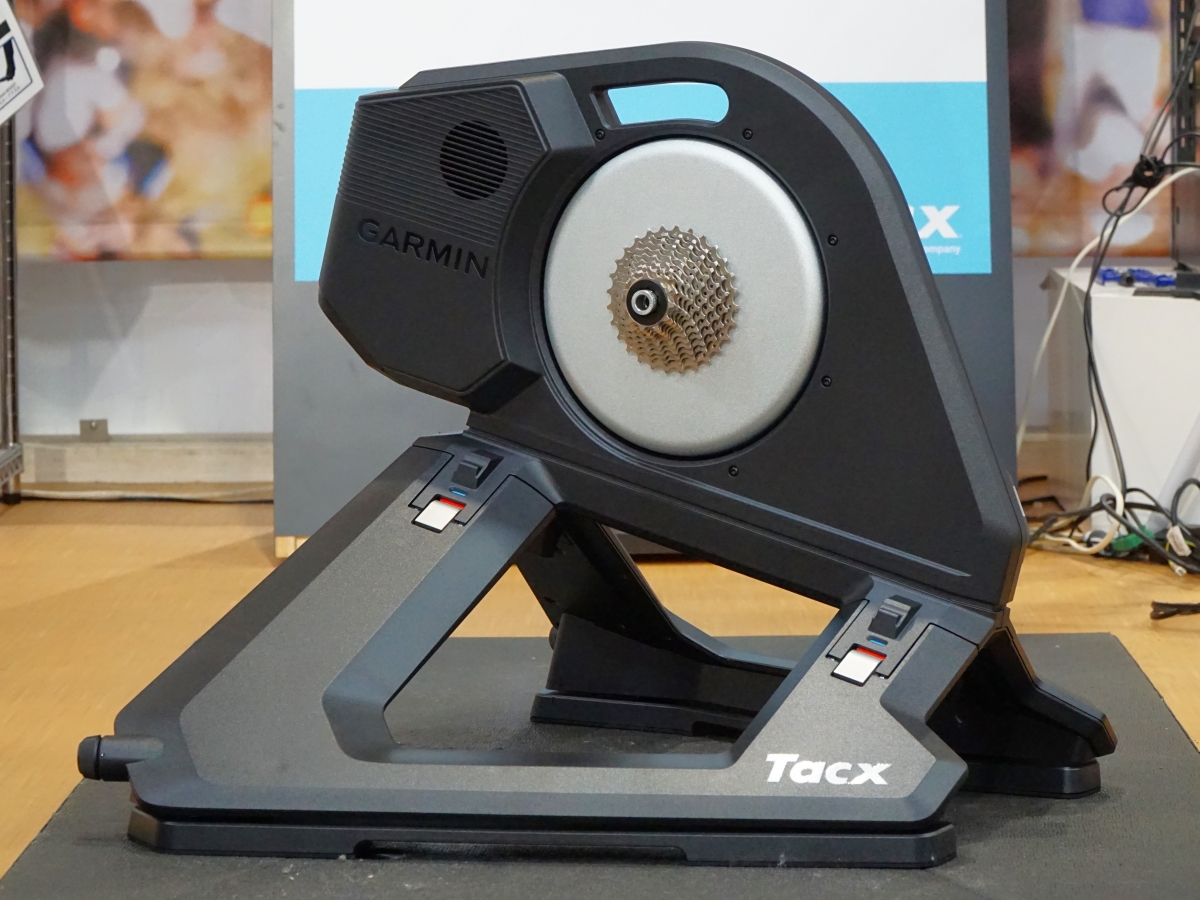 常設試乗機登場！最新スマートトレーナー『TACX NEO 3M』が東大和店でいつでも試せます！ | 東大和で自転車をお探しならY's Road 東大和店