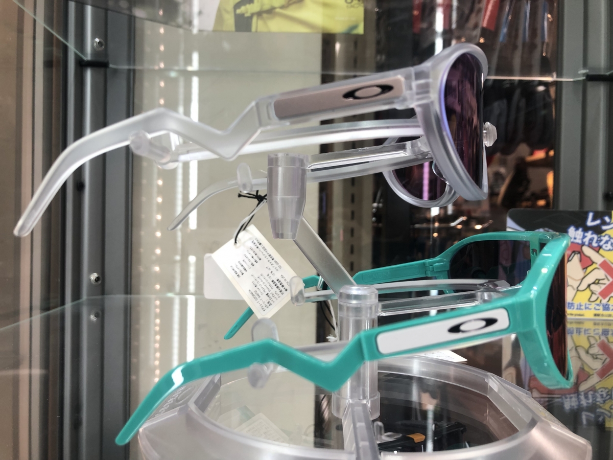 OAKLEY CMDN