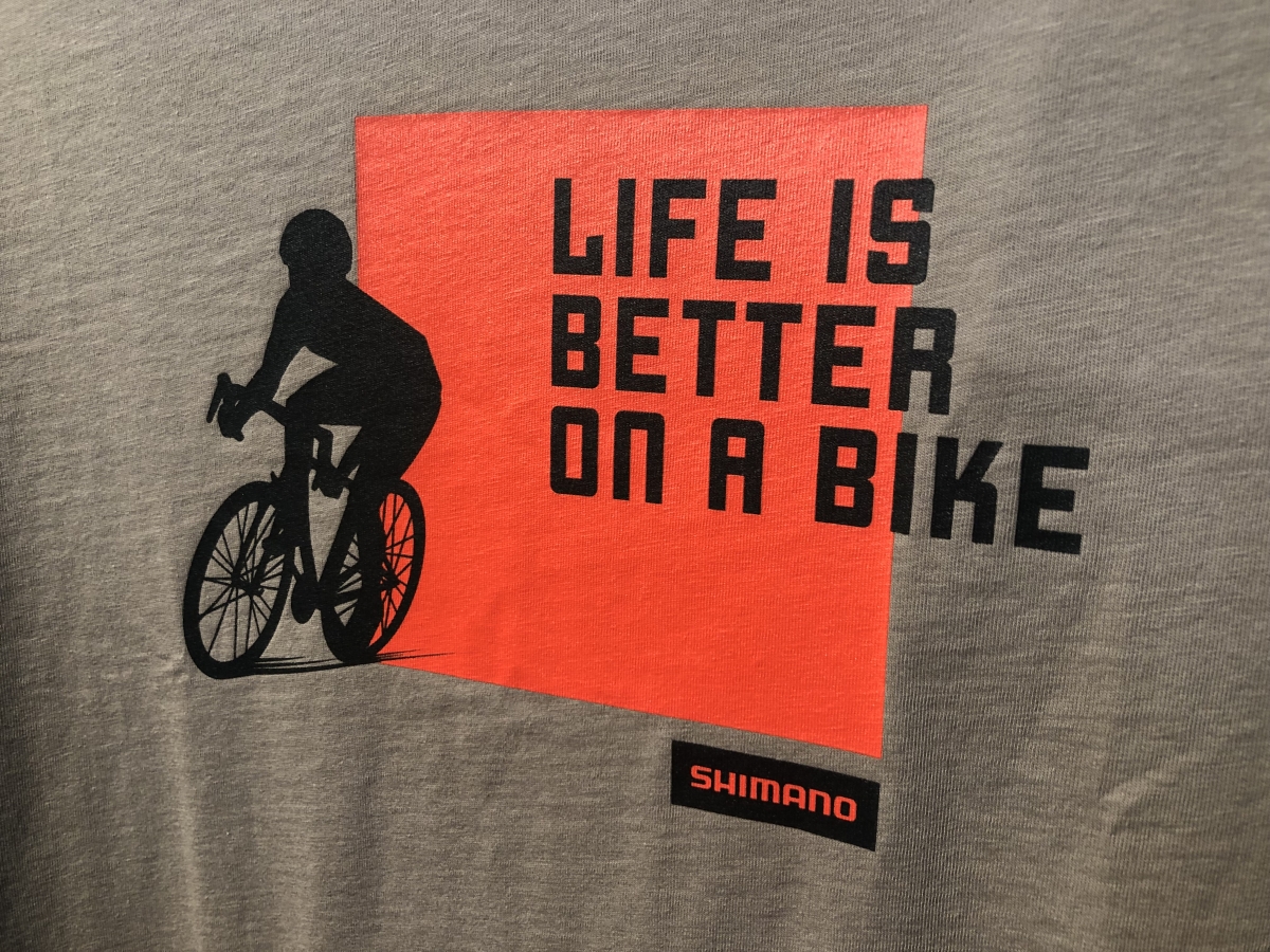 シマノ グラフィックTシャツ