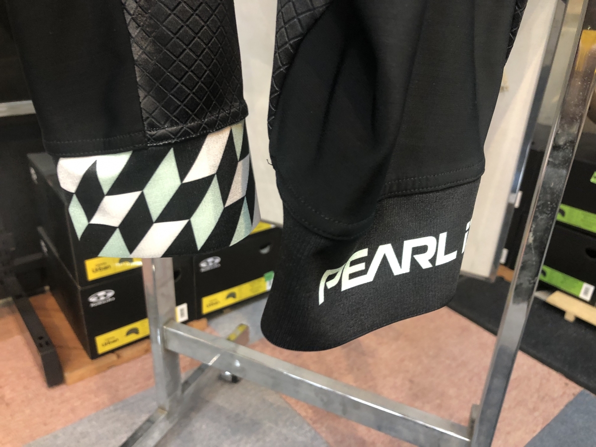 パールイズミ スピードプリントビブパンツ