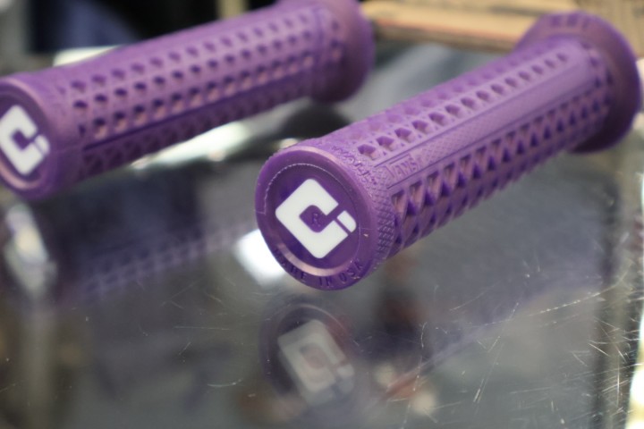 ODI VANS® V2.1 LOCK ON GRIPS
