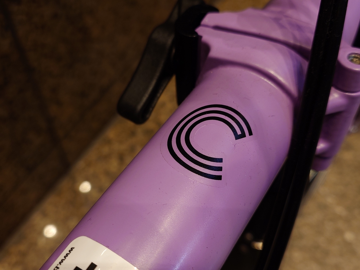 【BROMPTON】この紫がステキ！街中を軽快に走れる折りたたみ自転車！ | 池袋で自転車をお探しならY's Road 池袋本館