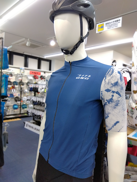 【7ITA】POPなデザインだけじゃない！高いフィット感を誇るレーシーな半袖ジャージ！ | サイクルウェアのことならY's Road 川崎ウェア館