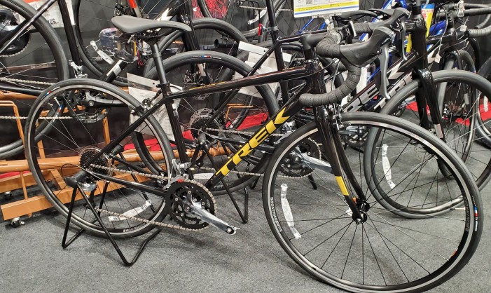 【TREK】久しぶりに在庫復活！DOMANE AL 2のリムブレーキタイプ入荷しました！ | 川崎で自転車をお探しならY's Road 川崎店