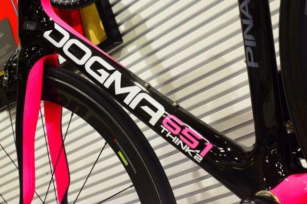 【ピナレロ通信】新車のDOGMA65.1！世界に1台だけ？！直筆サイン入り！ | 川崎で自転車をお探しならY's Road 川崎店