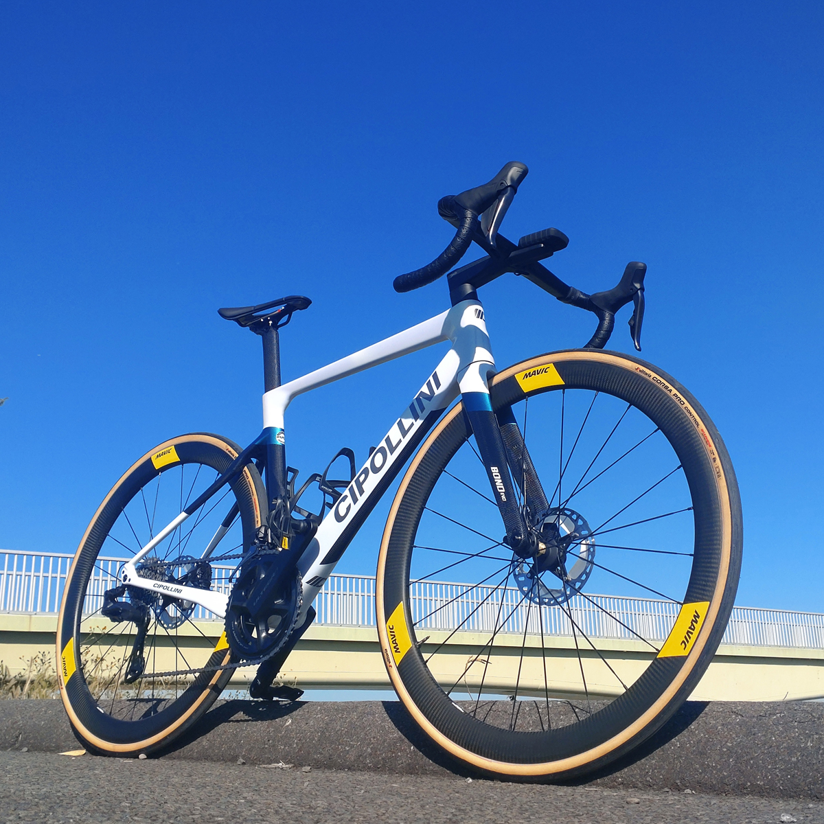 【CIPOLLINI】「BOND EVO」最速インプレッション 試乗車完成 | 川崎で自転車をお探しならY's Road 川崎店