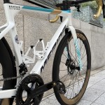 【お客様の1台】最高のまとまり！ドレスアップと軽量化で自分だけの特別な1台を | 神戸で自転車をお探しならY's Road 神戸店