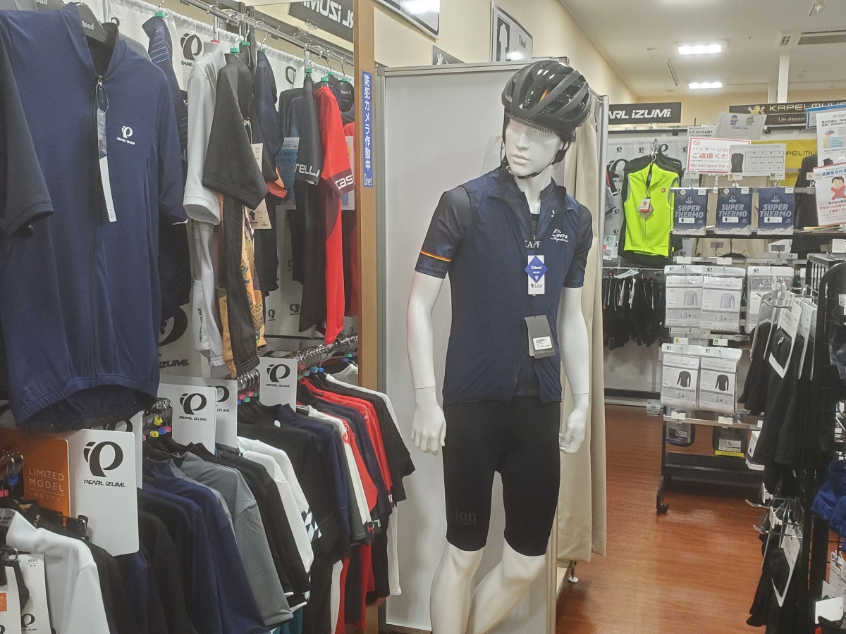 【KAPELMUUR】ネイビーを基調として、けど騒がしくないウェアつくり | Y's Road 松山店エミフルMASAKI