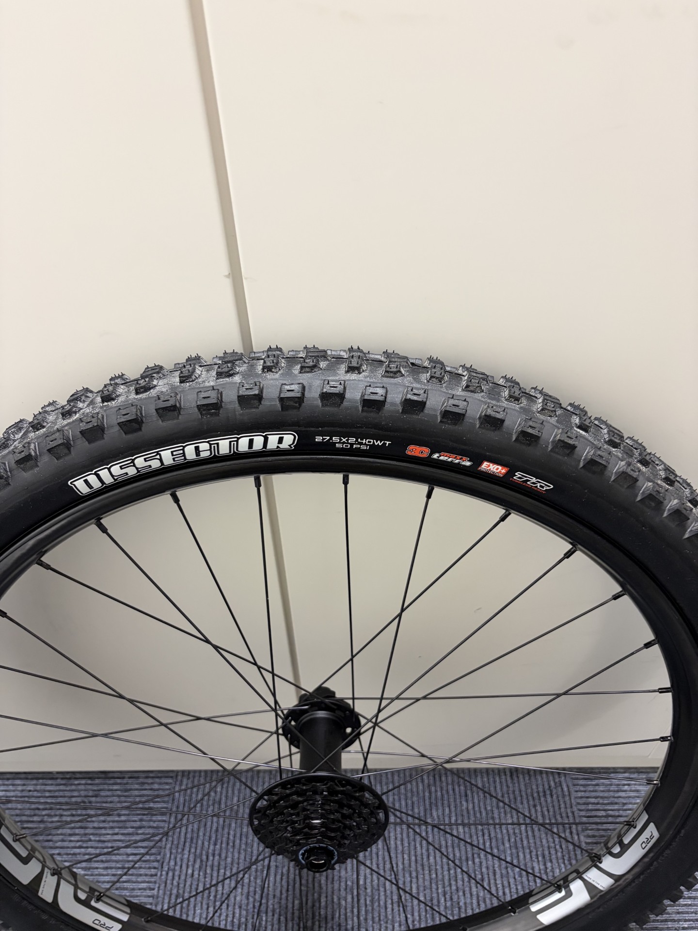 maxxis_dissector