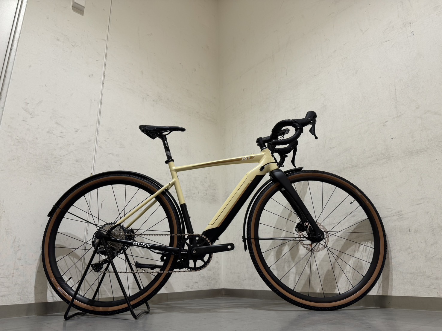 BESV JG1